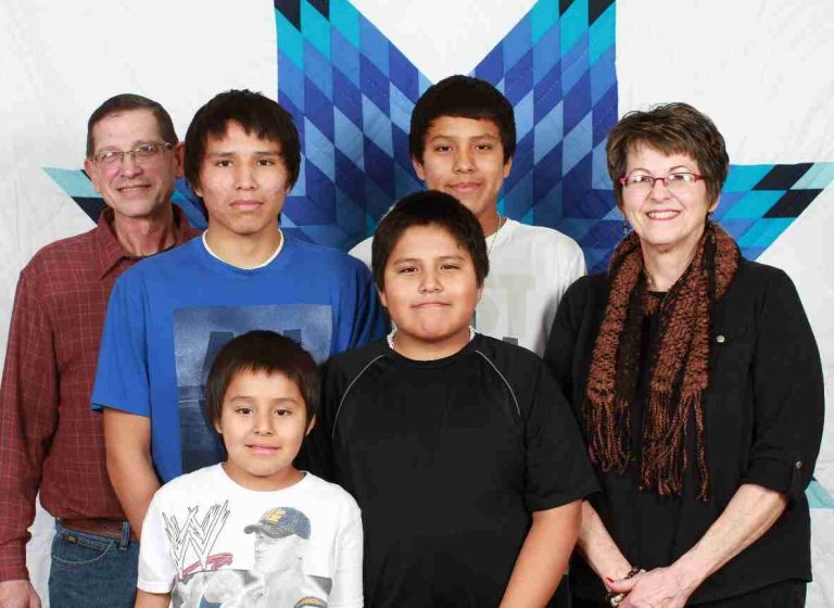 Kinder an der St. Josefs Indianerschule zählen!